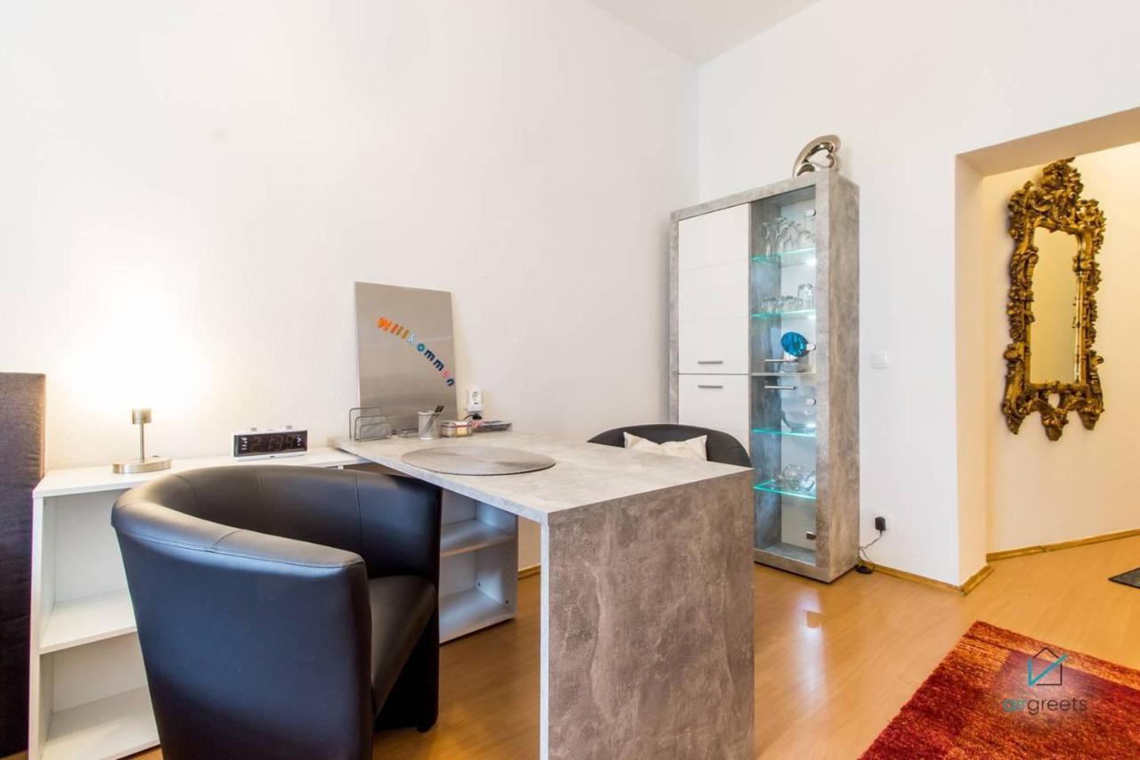 Studio-apartment In The Heart Of Duesseldorf Apartment